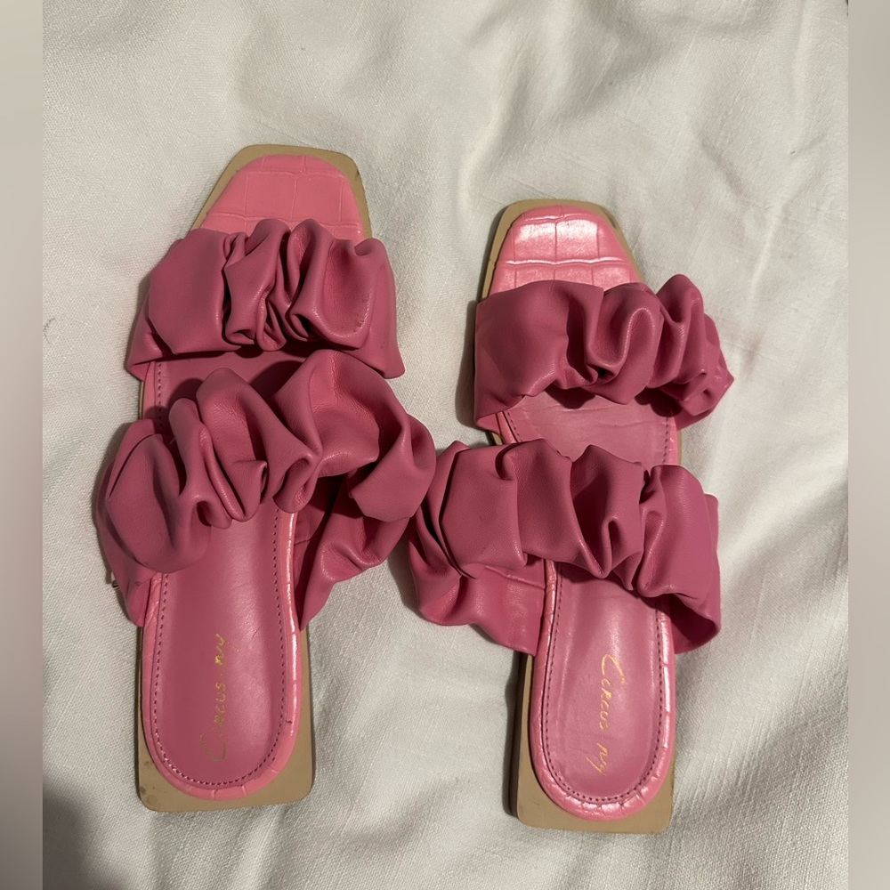 Sam Edelman pink ruffle sandal - 7 1/2